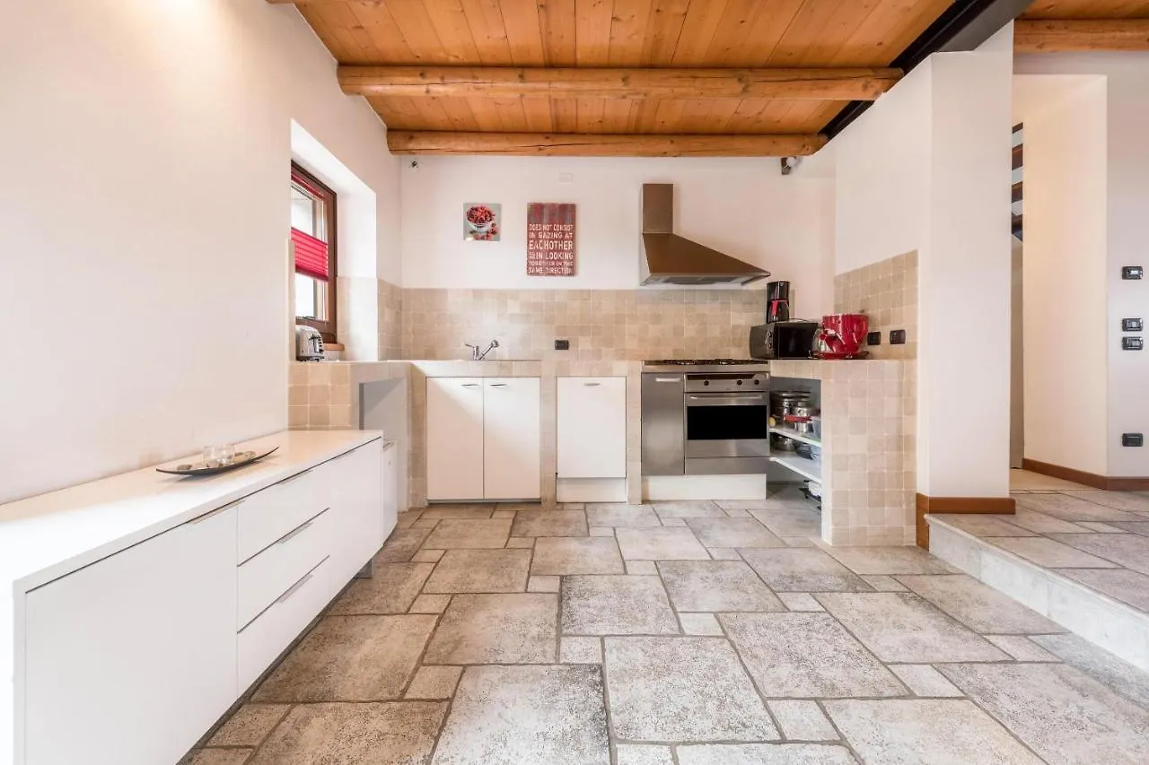 Apt Rustico Costermano Casa vacanze